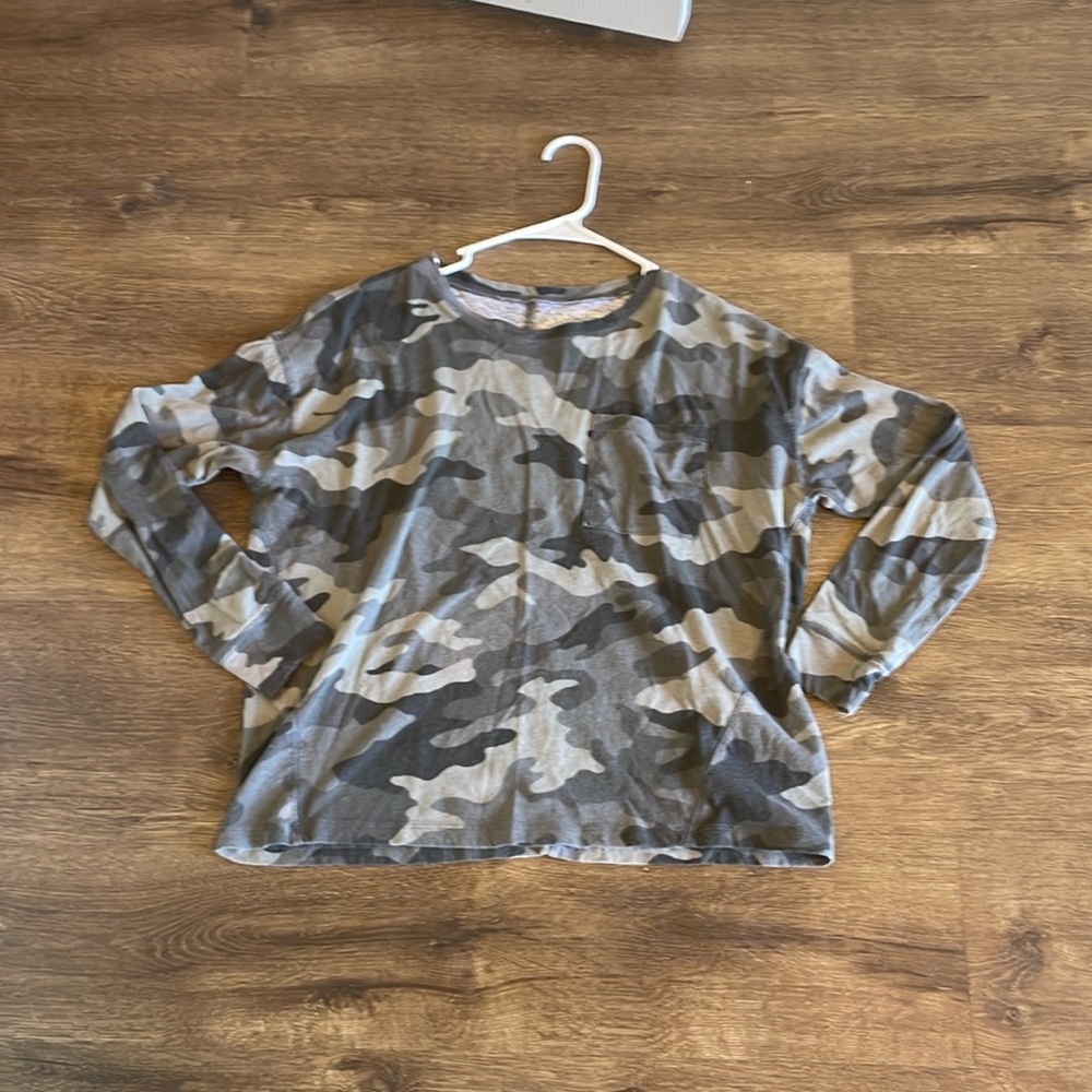 Camo long sleeve tee
